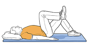 Hombre acostado en el piso con una rodilla flexionada y el pie apoyado, por completo, contra el piso. La otra rodilla está flexionada y la pierna está elevada hacia el cuerpo.
