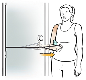 Mujer haciendo un ejercicio de rotación interna del hombro.